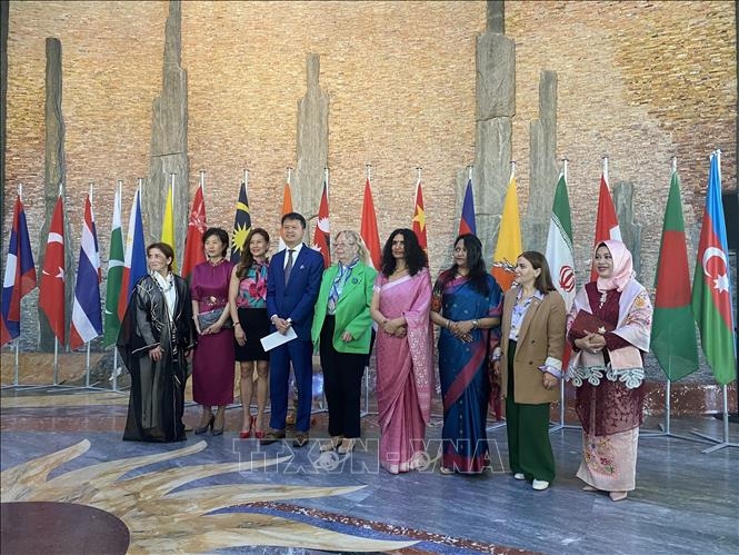 Vietnamese mission in Geneva attends Asian Harvest Festival